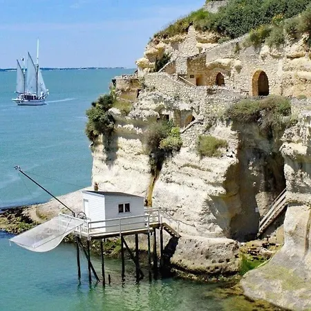 Du Midi De - Charmante Maison De Avec Piscine Chauffee * Saint-Porchaire