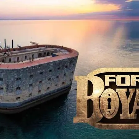 Holiday home Du Midi De - Charmante Maison De Avec Piscine Chauffee Saint-Porchaire