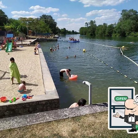 Du Midi De - Charmante Maison De Avec Piscine Chauffee * Saint-Porchaire