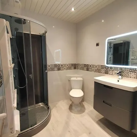 Du Midi De - Charmante Maison De Avec Piscine Chauffee