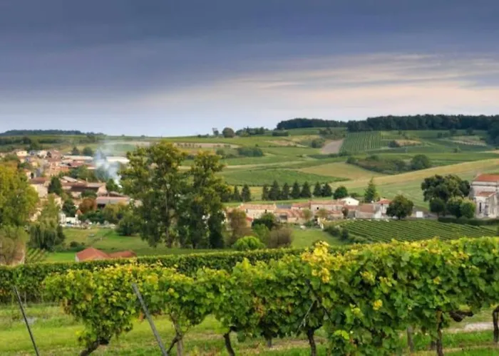 Casa de Férias Du Midi De - Charmante Maison De Avec Piscine Chauffee Saint-Porchaire
