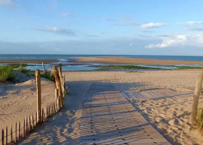 Casa de Férias Du Midi De - Charmante Maison De Avec Piscine Chauffee *