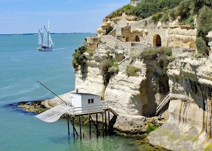 Du Midi De - Charmante Maison De Avec Piscine Chauffée * Saint-Porchaire
