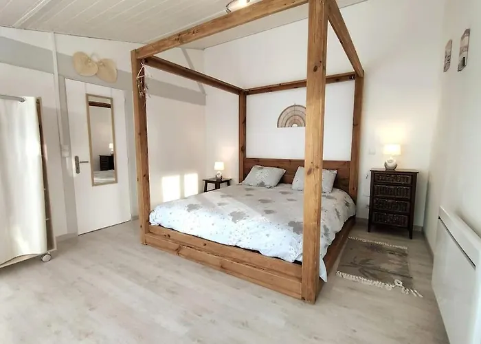 Casa de Férias Du Midi De - Charmante Maison De Avec Piscine Chauffee Saint-Porchaire