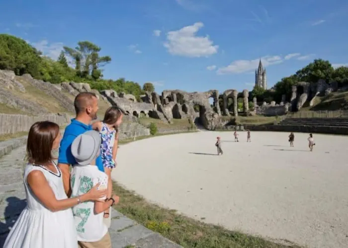 Du Midi De - Charmante Maison De Avec Piscine Chauffee Casa de Férias Saint-Porchaire