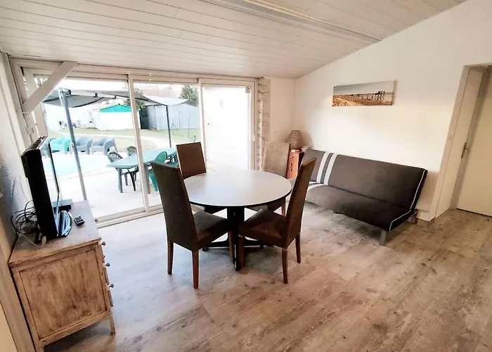 Du Midi De - Charmante Maison De Avec Piscine Chauffee Casa de Férias *